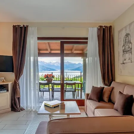 Sleeps 8 Pool Air Con Wifi