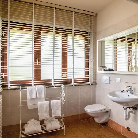 Sleeps 8 Pool Air Con Wifi Villa Bellagio